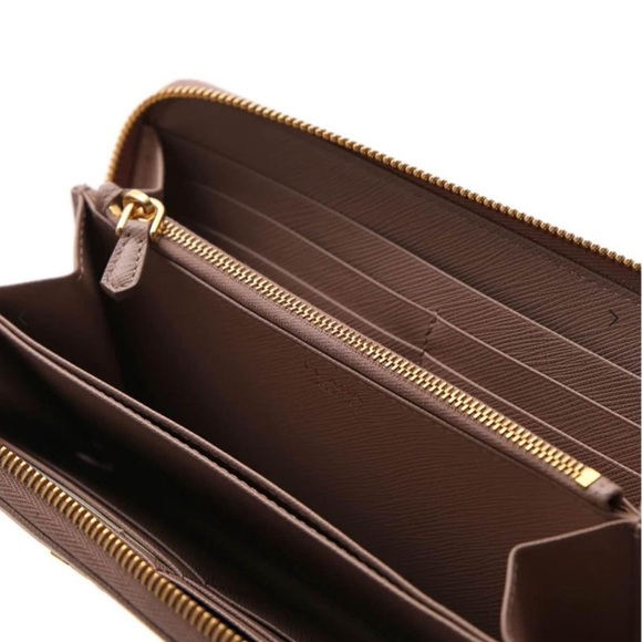 Prada Large Saffiano Wallet - Picture 2 of 6